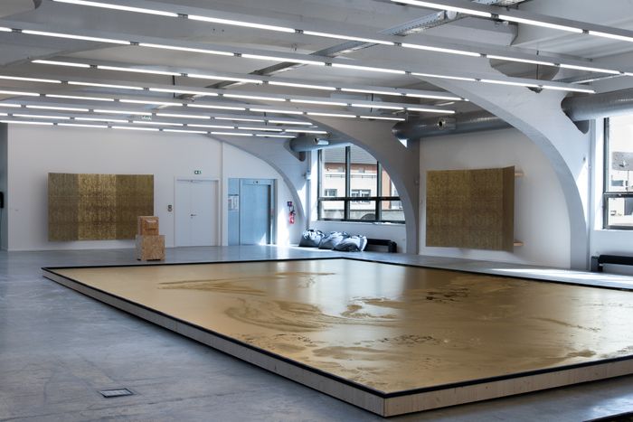 L’or dans l’art contemporain par Anne-Marie Charbonneaux