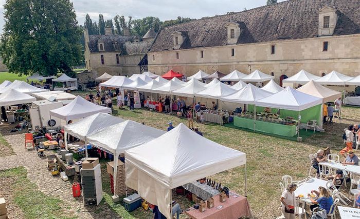 À l'occasion des Journées européennes du patrimoine, les 19 et 20 septembre 2026, le domaine accueille un grand marché de produits du terroir tels que bières, huiles, fromages, pains, miels ou pâtes.