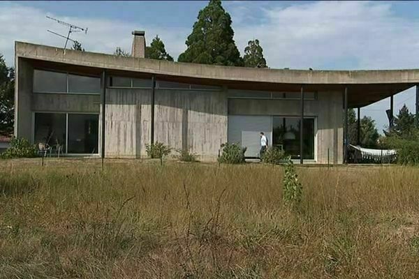 Suivez le guide dans cette maison bâtie par Pierre Debeaux