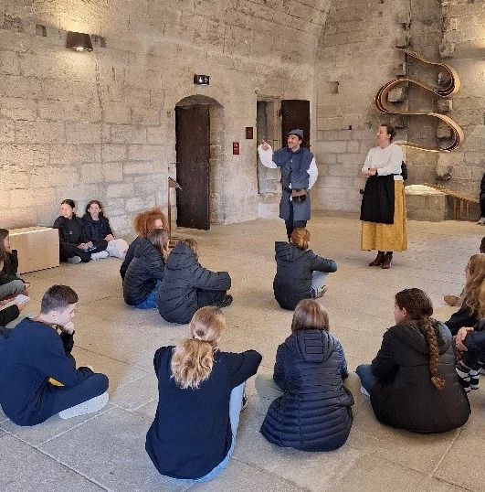 Mission apprenti historien avec Marc Bloch, Photo : fort Saint-André à Villeneuve-Lez-Avignon · OpenAgenda