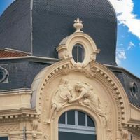 Patrimoine en famille- Béziers tête en l'air
