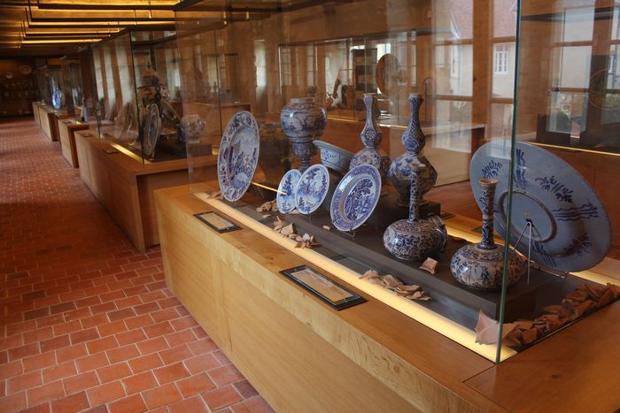 Nevers, de verre et de faïence