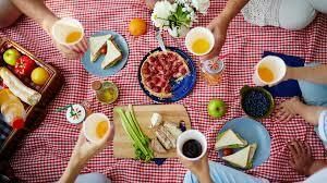 Repas de rue entre voisins