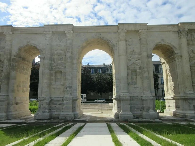 Visite guidée de la porte de Mars et sa restauration