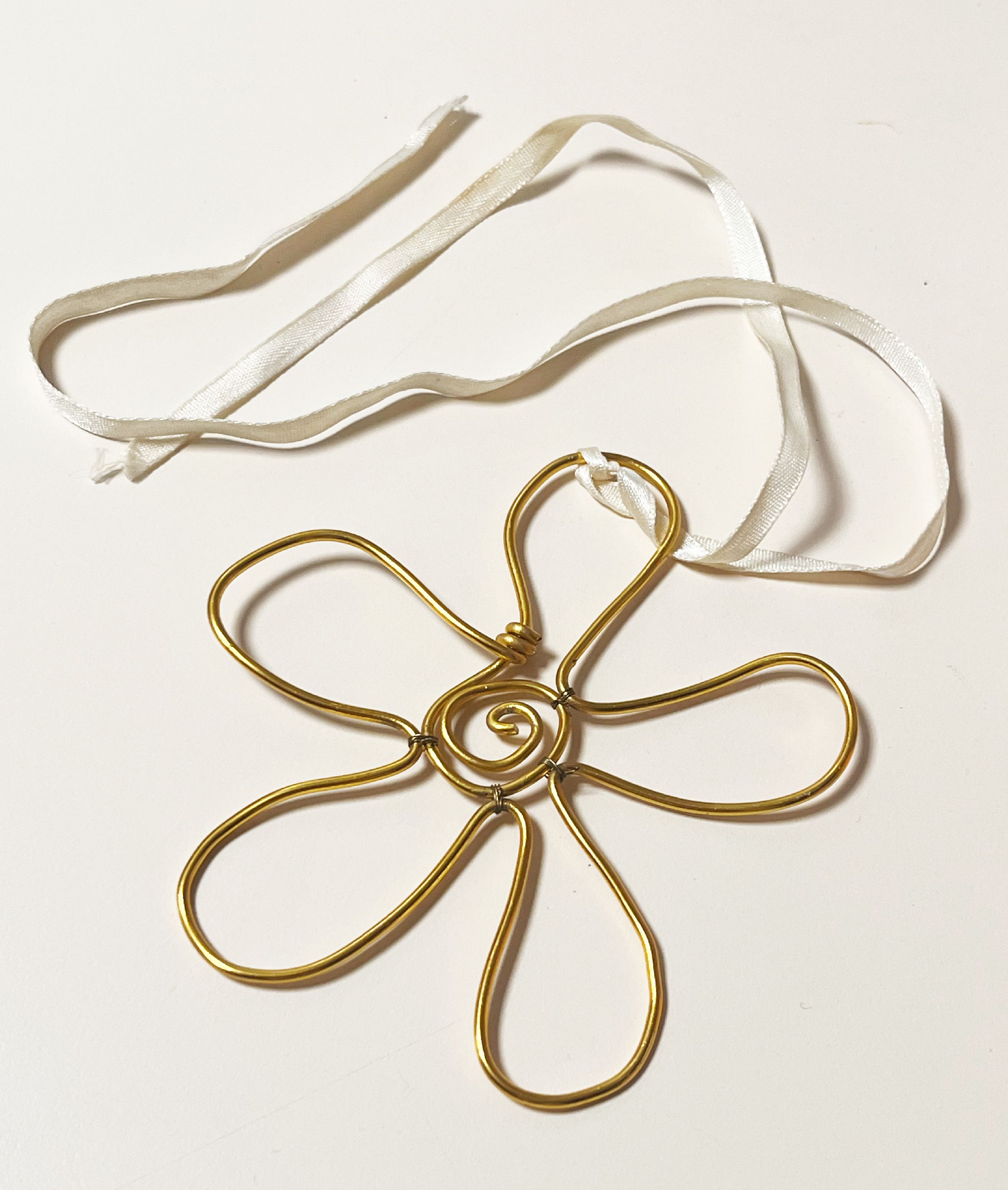 Atelier créatif - Bijoux en fil d'aluminium