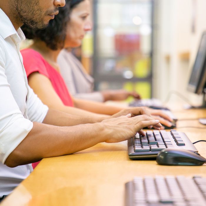 Profitez de cet atelier au sujet libre pour poser toutes vos questions et bénéficier de conseils personnalisés. Vous avez déjà quelques bases en informatique mais vous souhaitez progresser ? Ce...