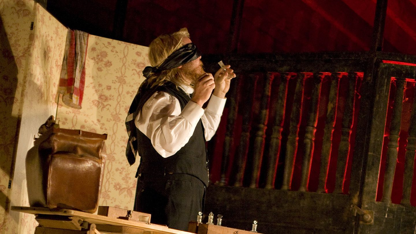 ANNULÉ • UNE SÉANCE PEU ORDINAIRE • Jani Nuutinen & Circo Aereo