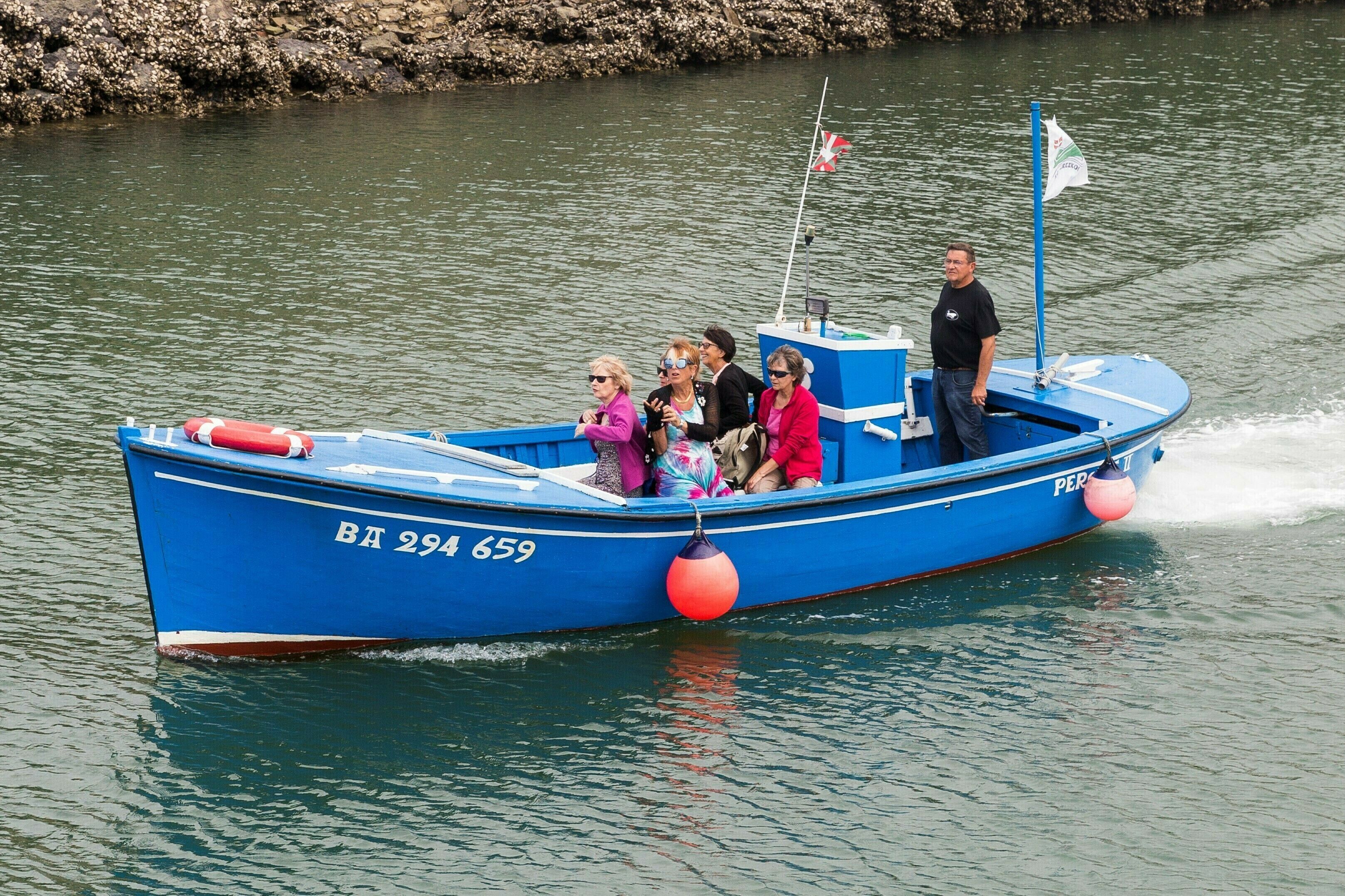 Promenade en « bateaux en bois » par l'association Egurrezkoa