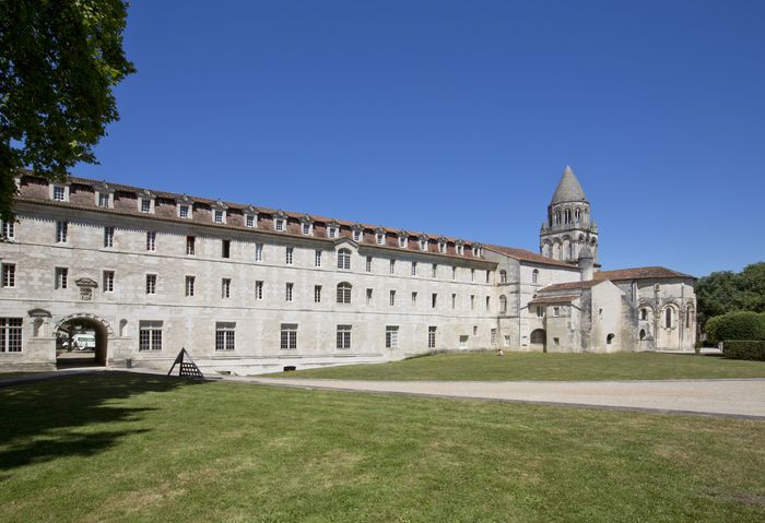 Visite guidée "flash" de l'abbaye aux Dames de Saintes