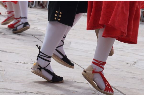 Fête jumelage Prades-El Vendrell - Messe et sardanes