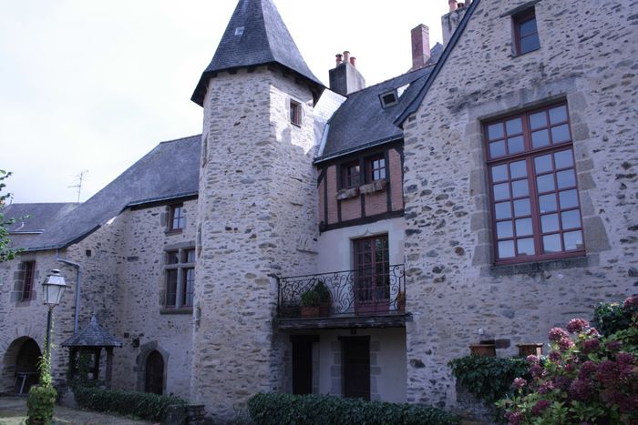 A COURS OUVERTES : BELLES DEMEURES DU CENTRE HISTORIQUE