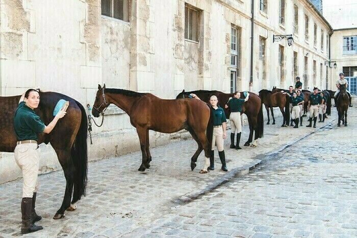 La section équestre de l'École militaire de Paris : démonstrations