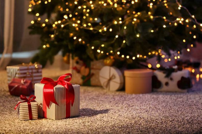 Un atelier magique où les enfants fabriquent  de jolis cadeaux à offrir pour Noël ! Tendresse, créativité et sourires au rendez-vous avec des créations personnalisées à glisser sous le sapin.
