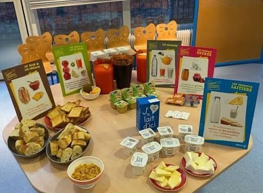 Le petit déjeuner conditionne l'énergie d'un enfant, sa concentration, et ses apprentissages Découvrez les aliments les plus adaptés pour que votre enfant démarre la journée du bon pied