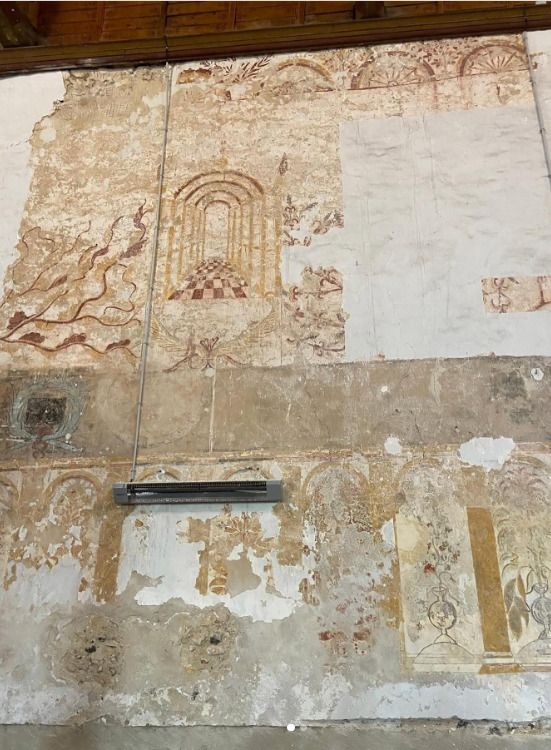 Visite commentée des splendides peintures murales de l'église Saint-Léonard de Chamvres