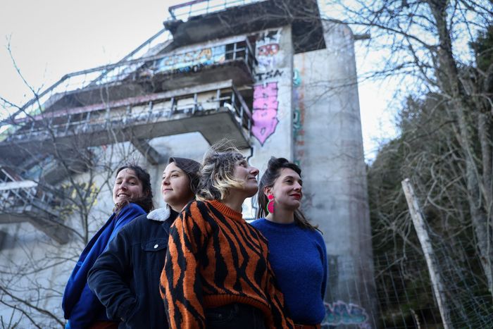 Tout essayer – La Meute-poésie sauvage