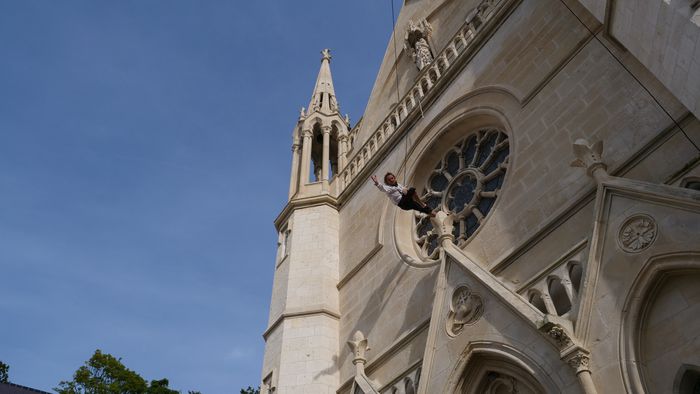 Chorégraphie de façade "Service à tous les étages"