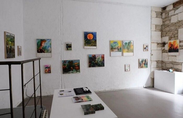 Le sol bougeait et nous avions l’air de cosmonautes égarés sur une part de pizza - Exposition de Valfret