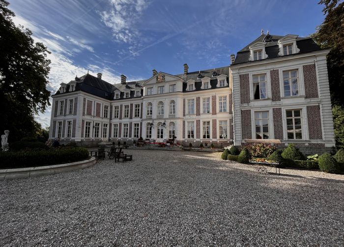 Visite guidée de toutes les pièces du château de Flers