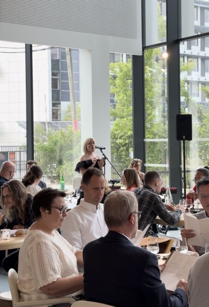 Le Restaurant Adour propose des soirées Piano-voix dès 19h, mêlant musique live et gastronomie lors de plusieurs dates exceptionnelles.