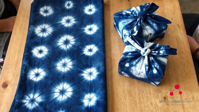 Un atelier pour s'initier à deux techniques japonaises: le shibori et le furoshiki