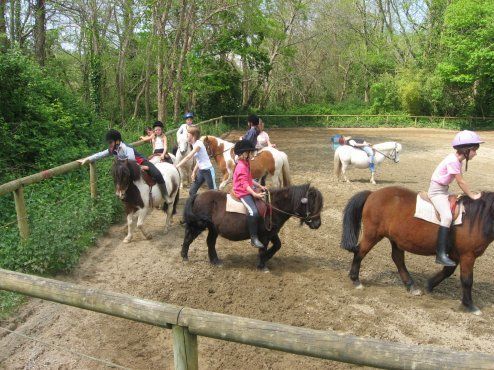 Le manège enchanté (Camp d'été en breton, 6-10 ans)