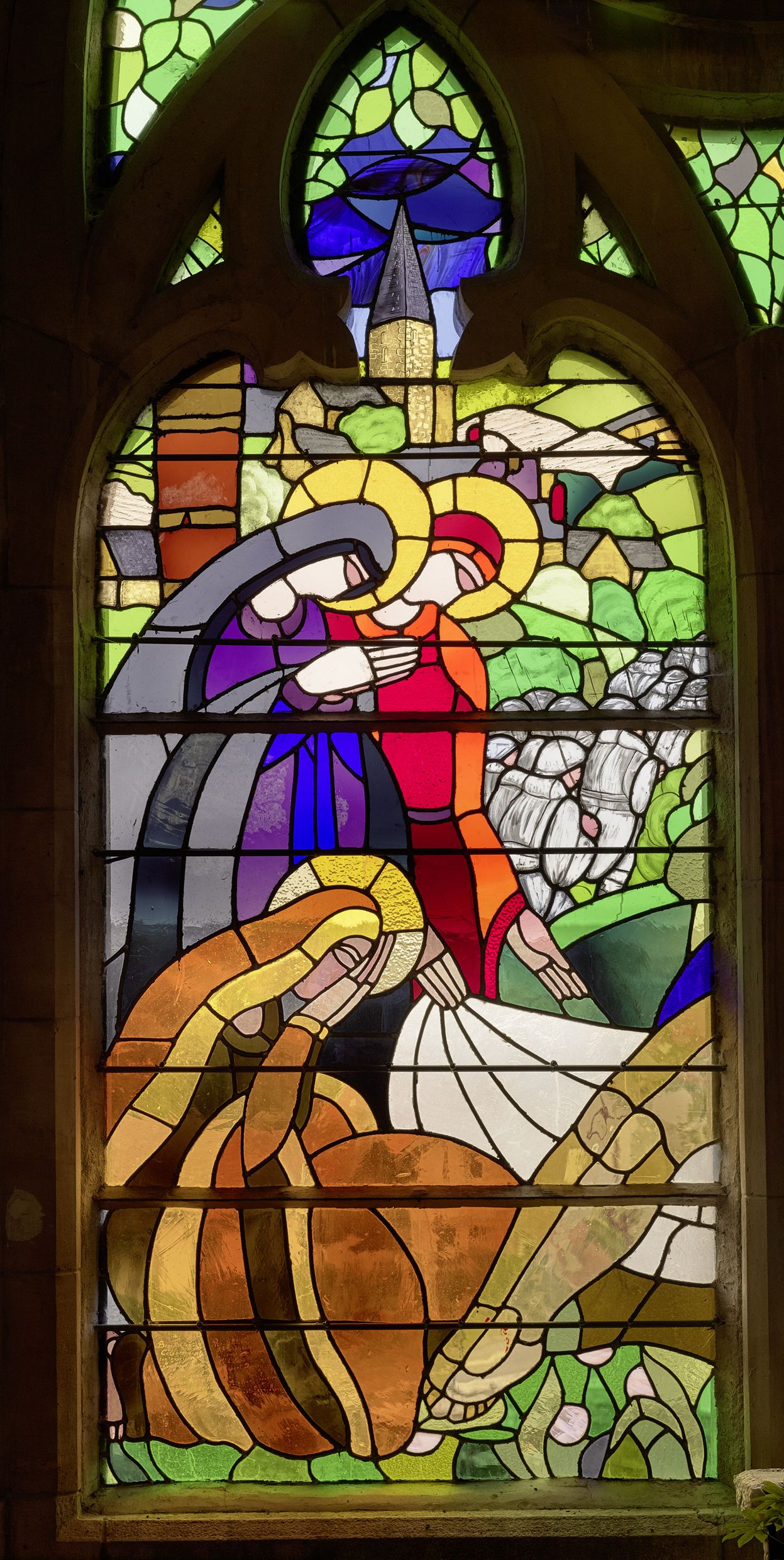 Découvrez librement les beautés art déco d'une église qui fête cette année son centenaire, et son fameux vitrail de René Crevel