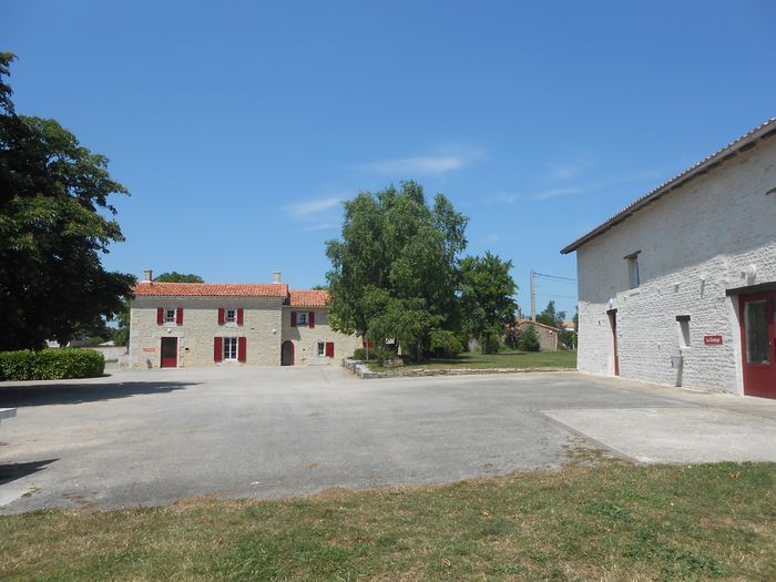 L : salles à usage multiples et R:Établissements d'éveil, d'enseignement, de formation, centres de vacances, centres de loisirs sans hébergement