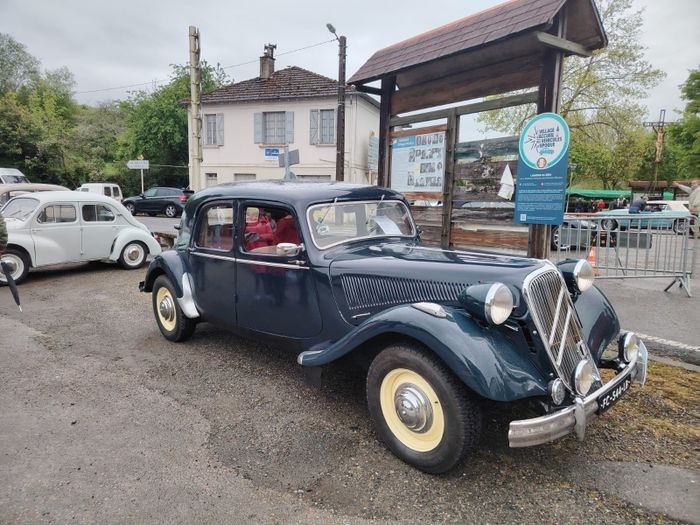 Exposition de véhicules anciens sport et prestige