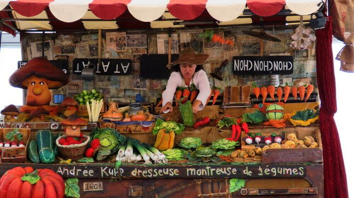 Spectacle "Andrée Kupp, dresseuse et montreuse de légumes"