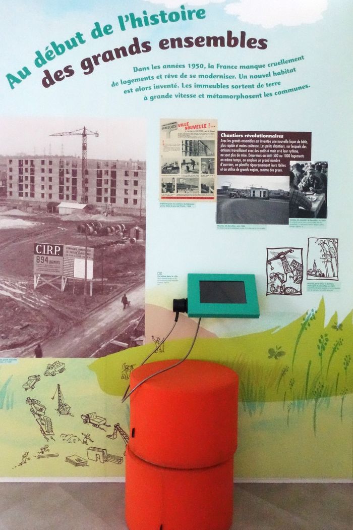 Au sein de la médiathèque intercommunale Anna-Langfus, une exposition permanente raconte le grand ensemble de Sarcelles, mais aussi ceux de Villiers-le-Bel, Garges-lès-Gonesse, Goussainville et Elle …