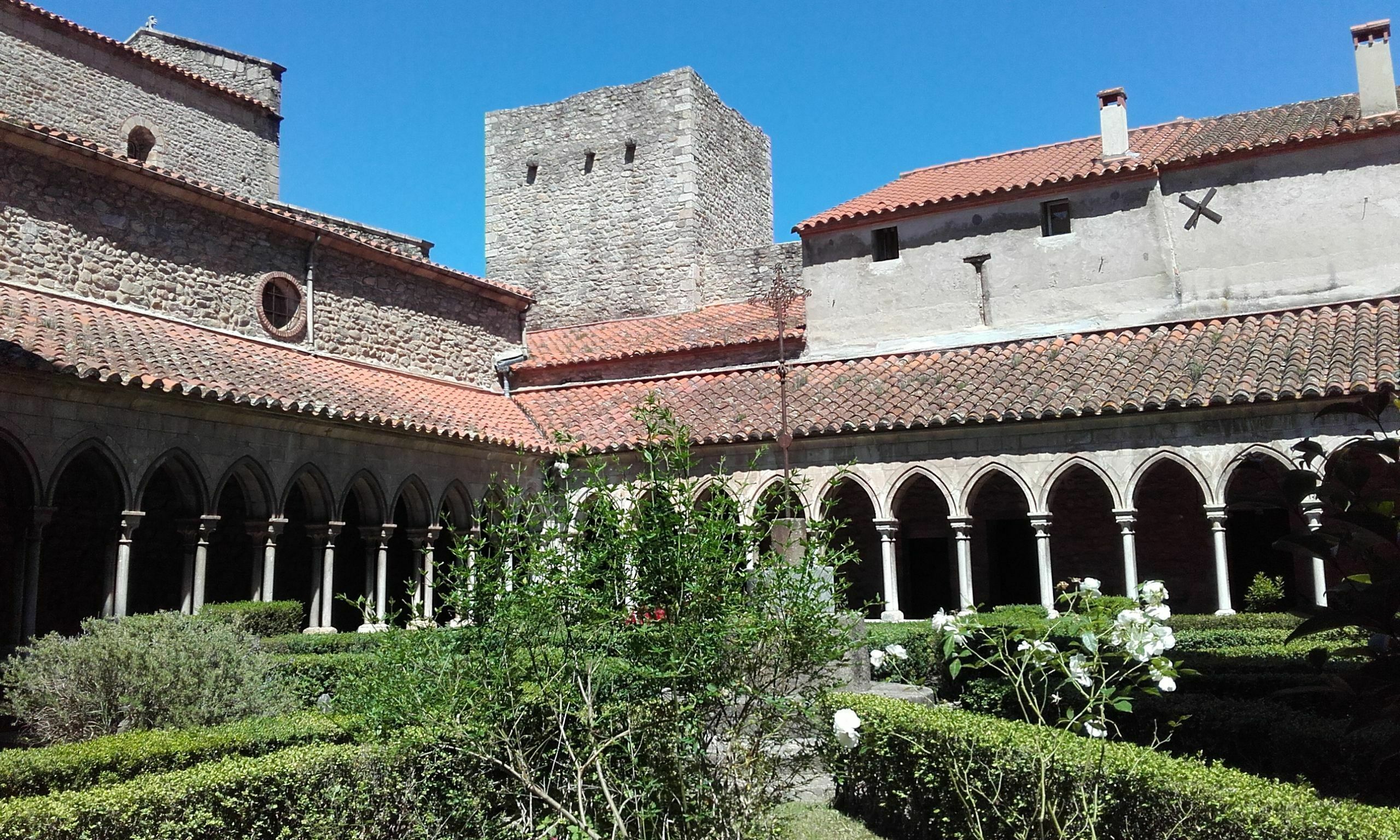 Visitez la plus ancienne abbaye carolingienne de Catalogne !