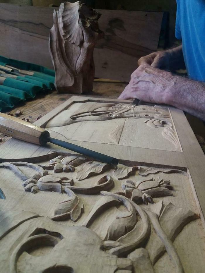 Wood carving demonstration