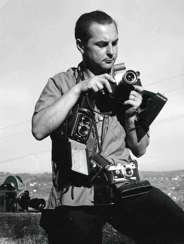 Exposition Photo de famille : quand les appareils racontent l’histoire photographique - Roger BELLONE
