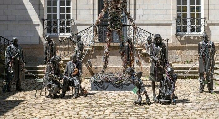 L’Absurdistan – Gloria Friedmann