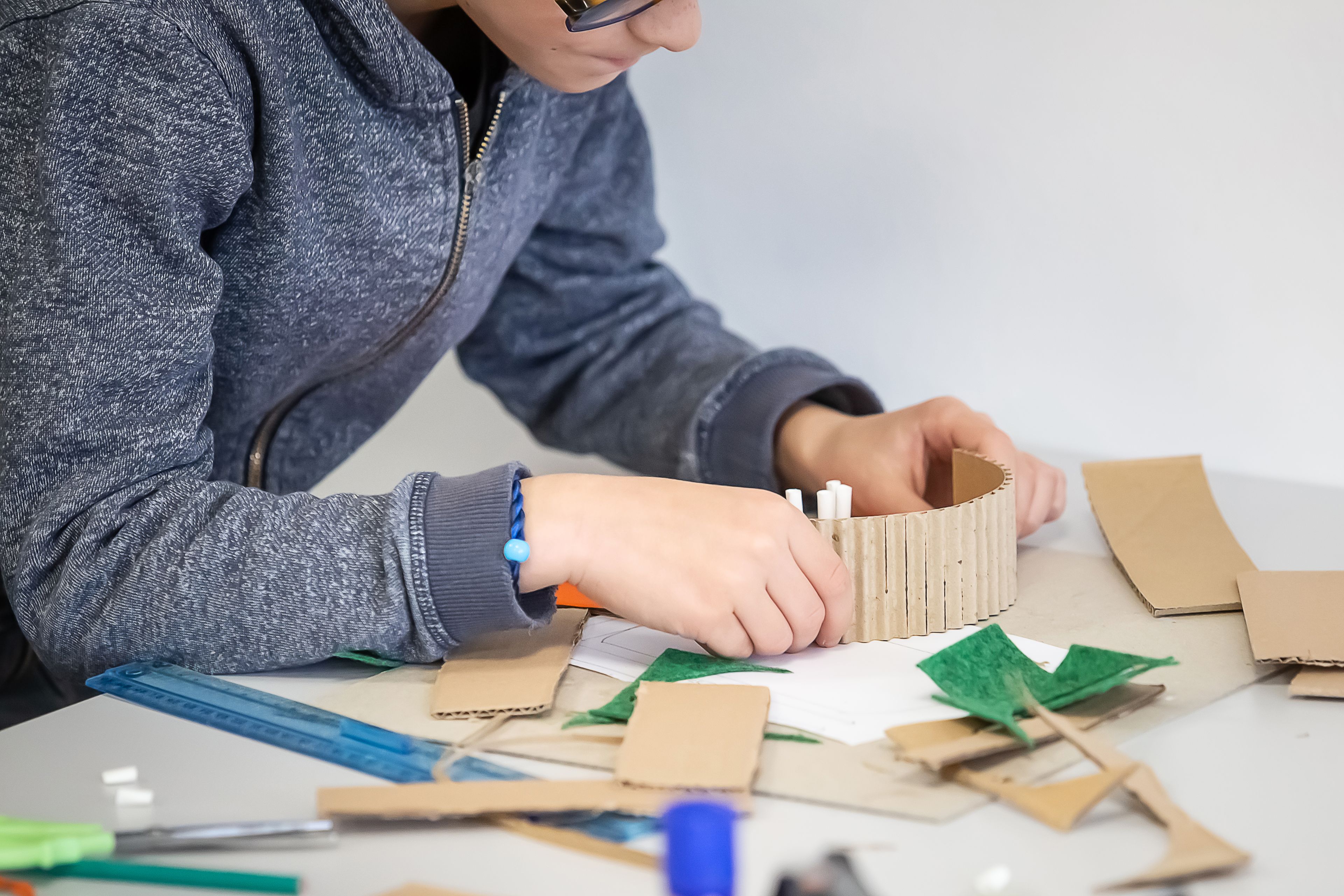 ATELIER ADO JEUNE SCÉNOGRAPHE Espaces d’exposition