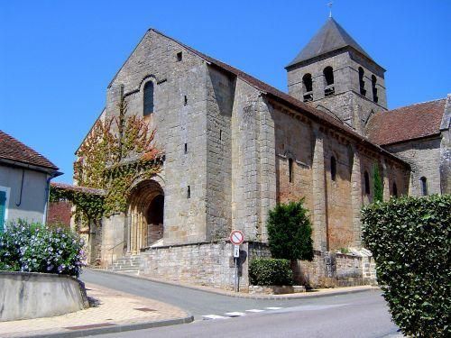 Visite libre de l'église St-Julien avec panneaux d'information