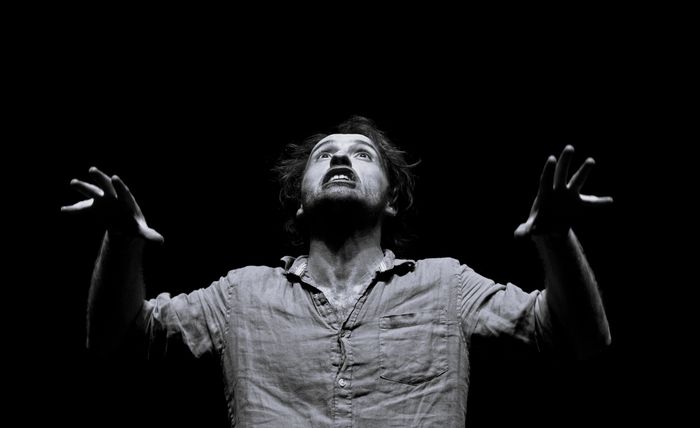 VIVA : Petite odyssée dans un trou noir