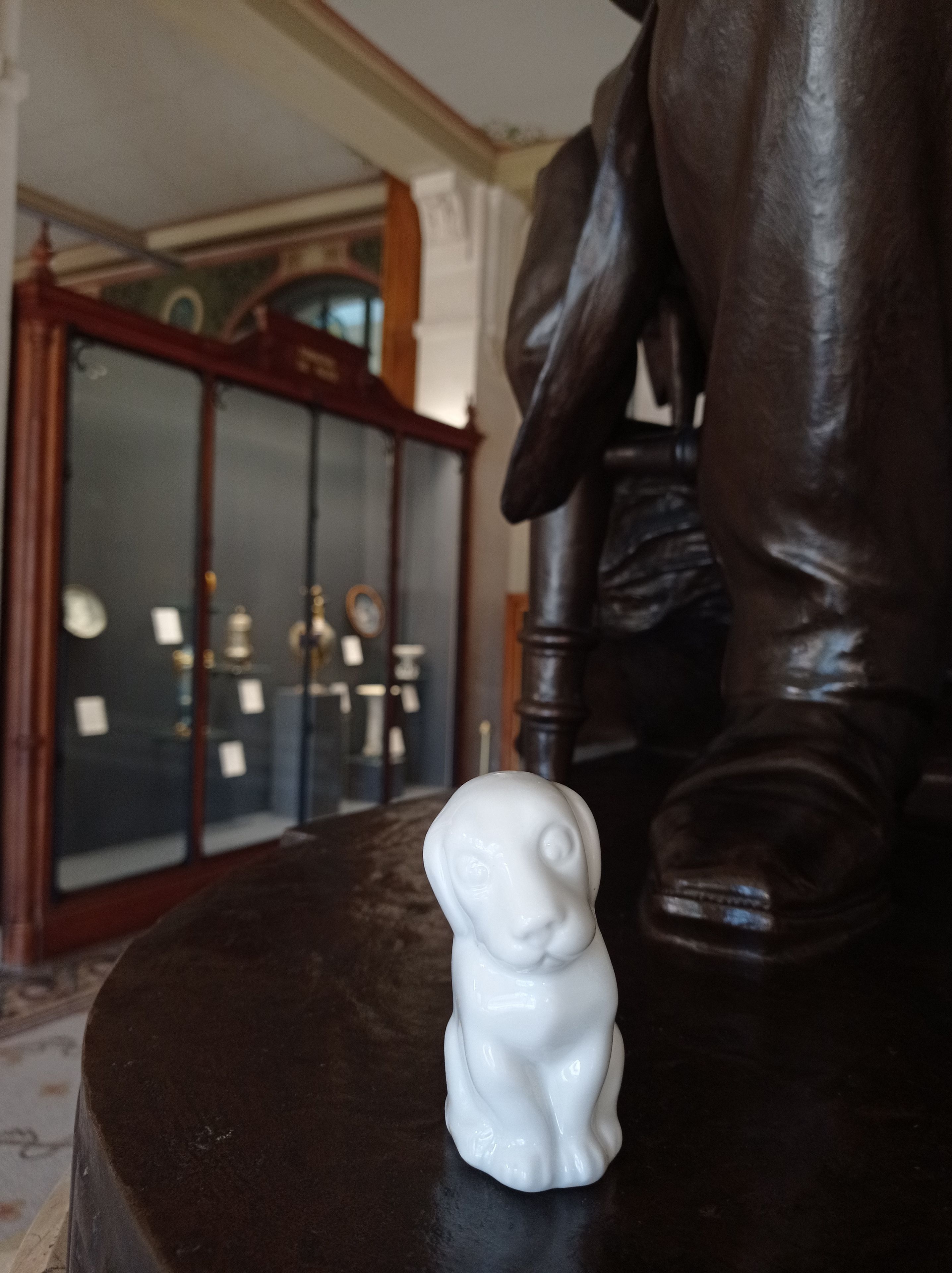 Le chien Porcelaine and its mini-museum