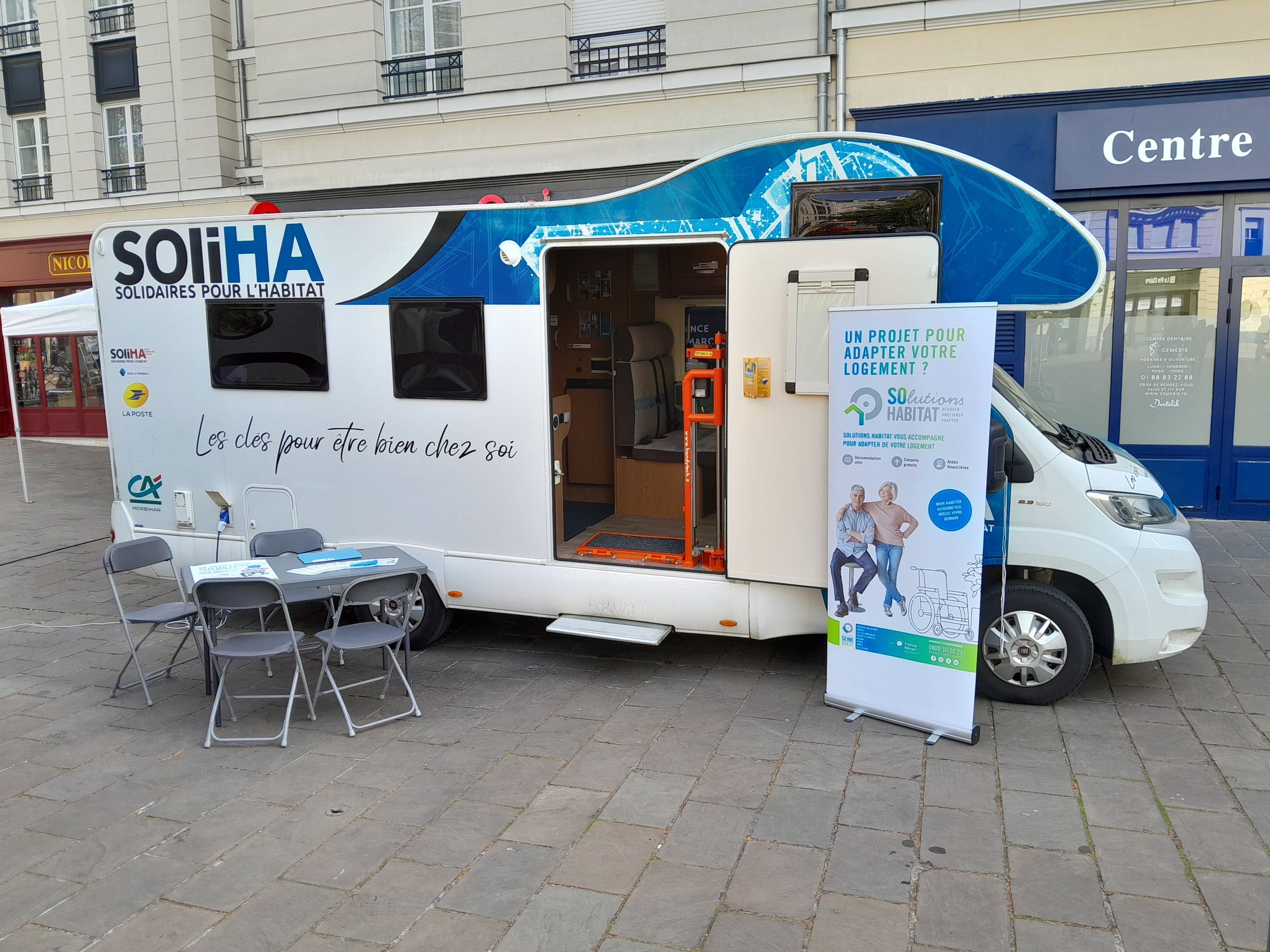 Adaptation du logement : le camion de l'autonomie fait escale à Issy-les-Moulineaux