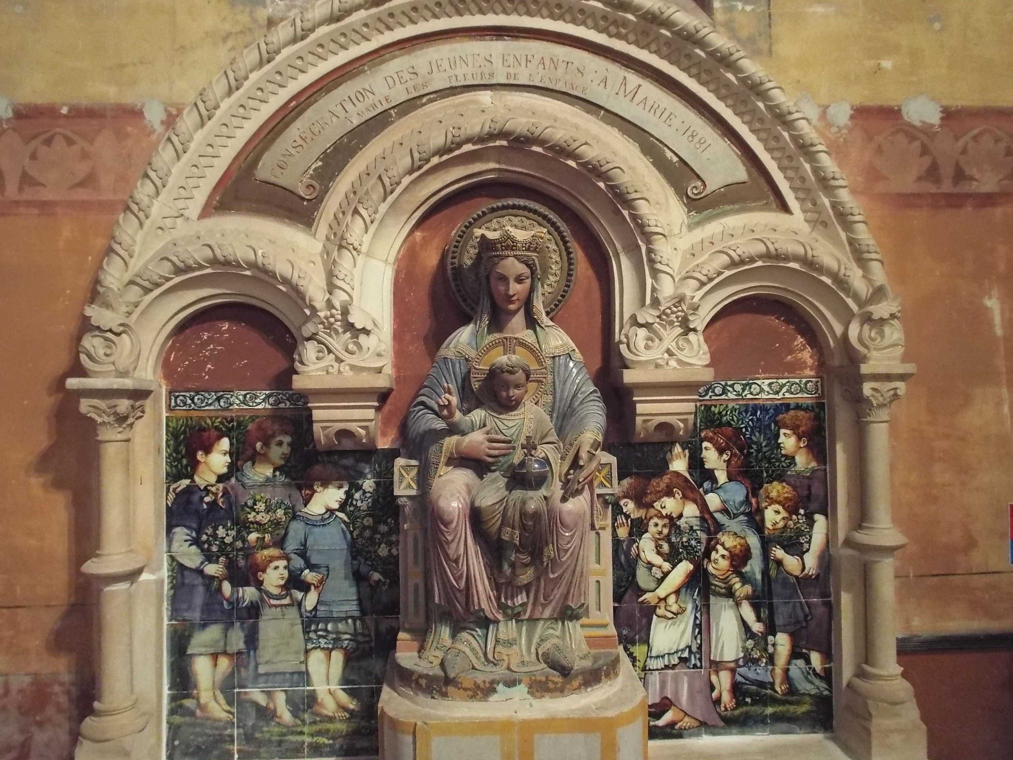 Visitez cette charmante église décorée