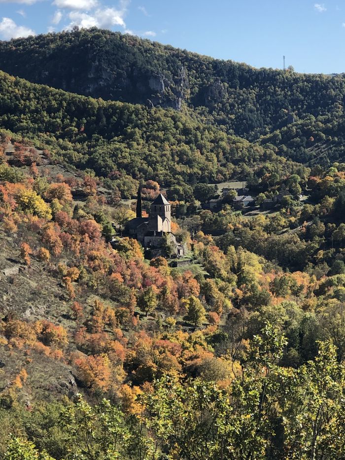 Visitez l'église Notre-Dame des Treilles