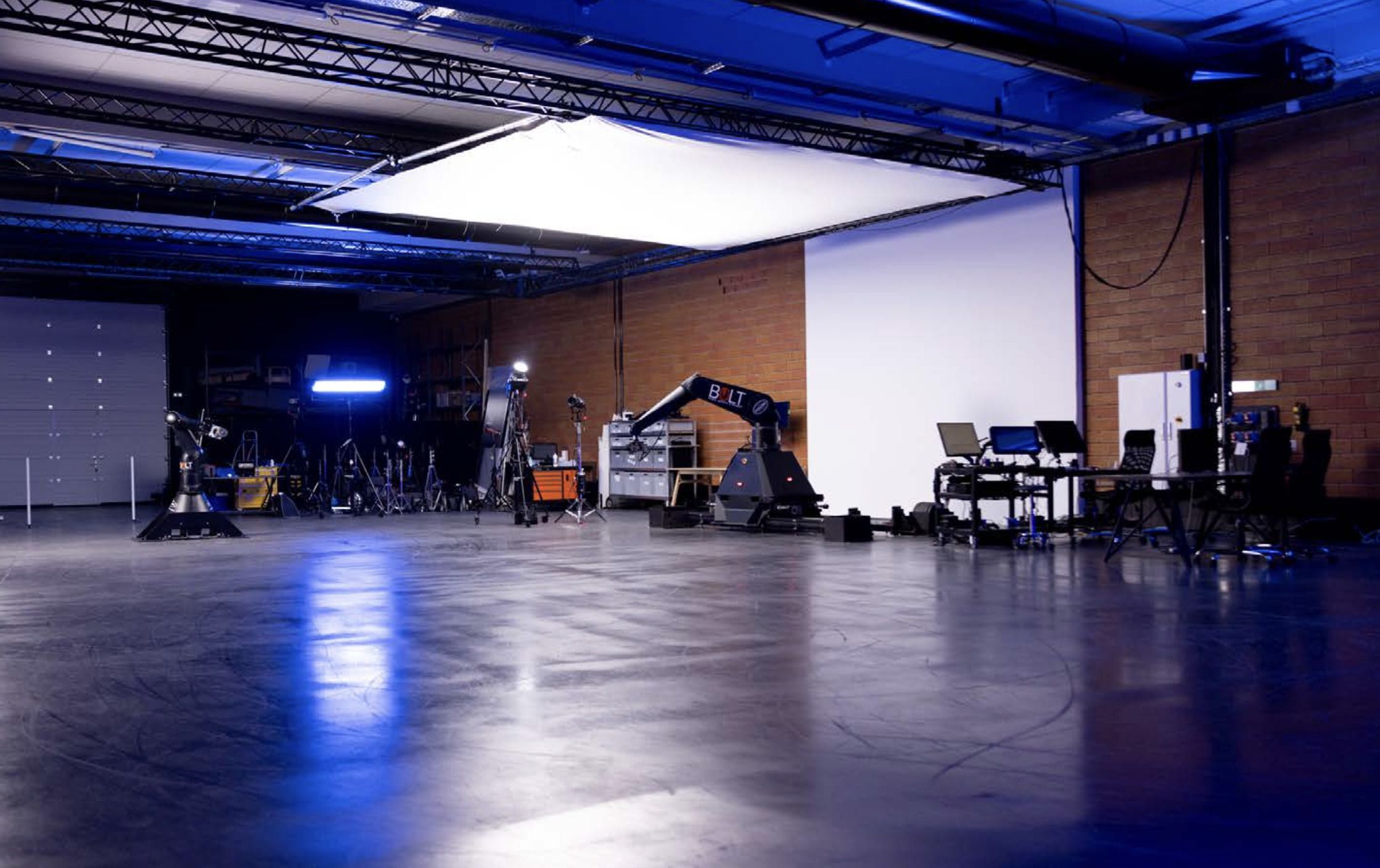 Visite commentée des studios de tournage "Piscine Club"
