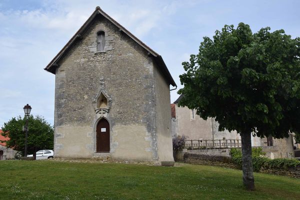 Chapelle du cimetière de Jouhet-sur-Gartempe