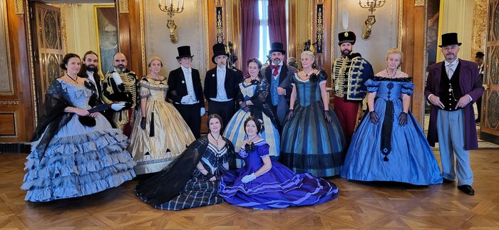 Bal costumé 19e siècle