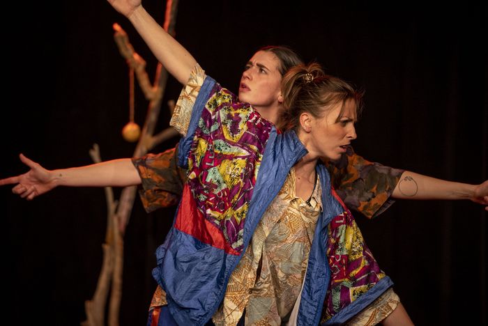Un duo burlesque et décalé qui embarque le spectateur dans le registre de l'absurde!