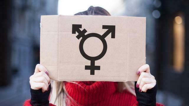 Transidentités : d'une persécution séculaire à une singularité décriée