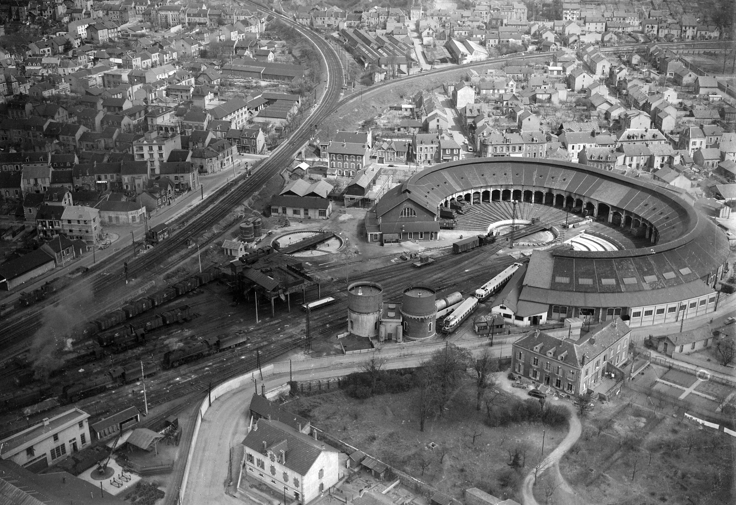 Visite libre de l'ancienne rotonde SNCF et de ses engins rénovés ou en court