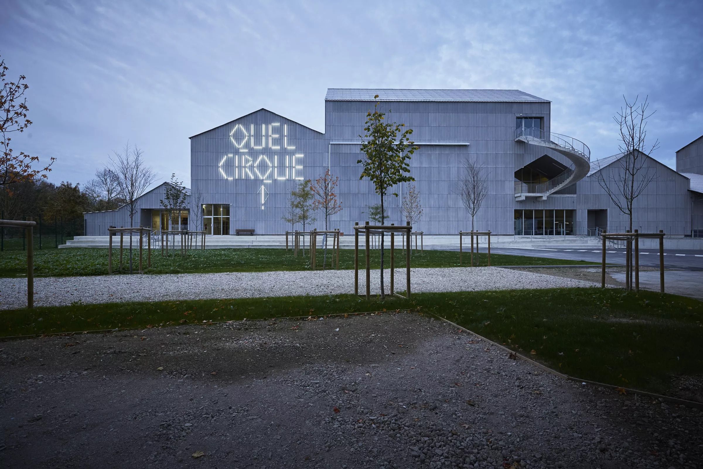 Visitez le Centre National des Arts du Cirque : les studios d’entraînement de la Marnaise !