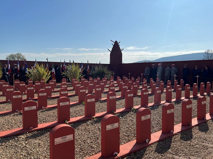 Visite guidée du Tata Sénégalais, nécropole nationale
